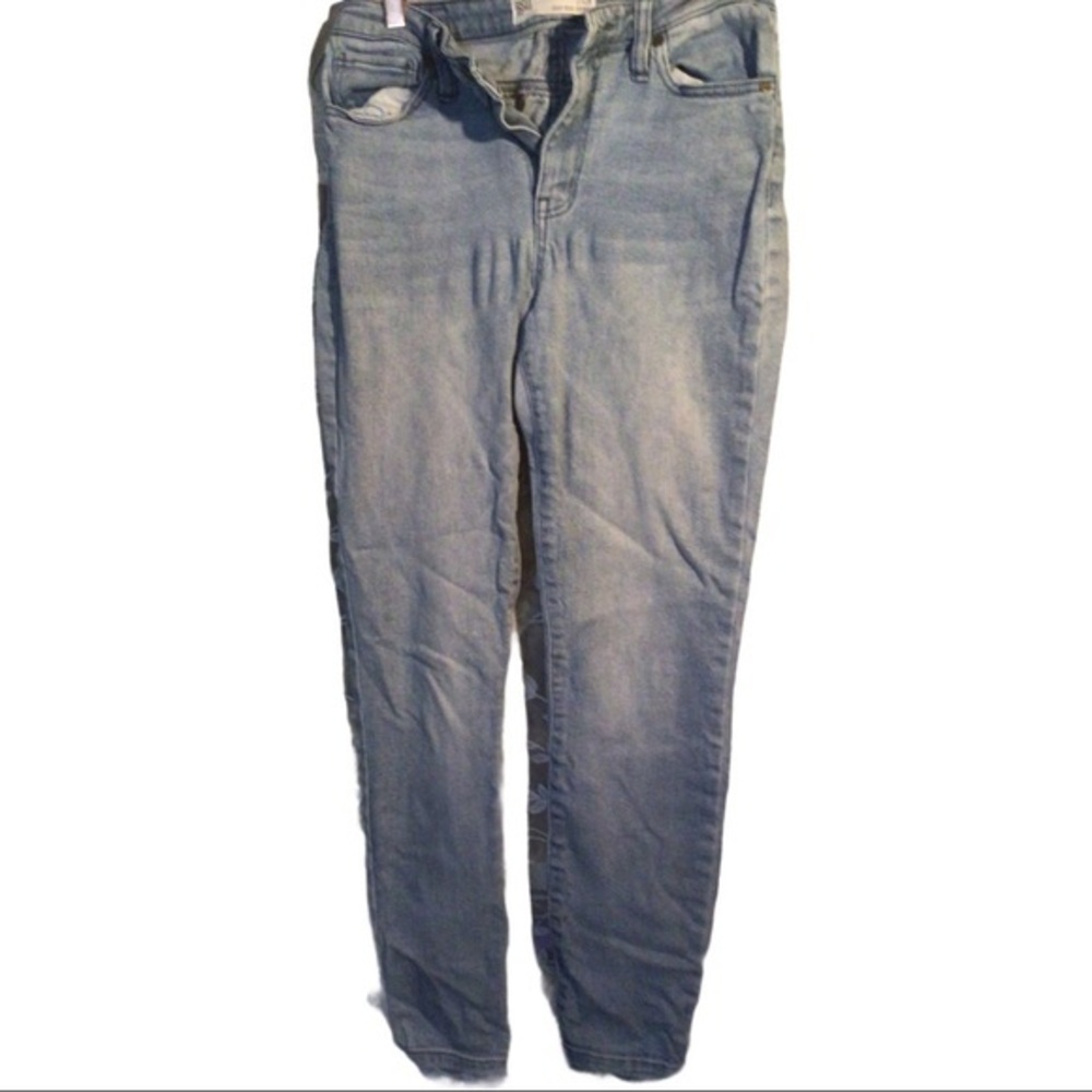 HIGH RISE SKINNY JEAN